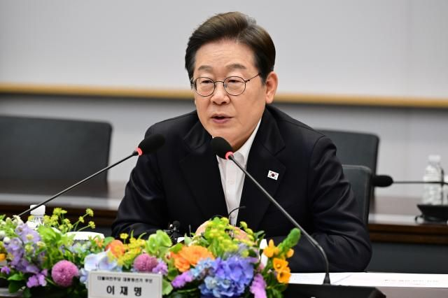  李, AI·반도체 이어 '주4.5일제 도입·포괄임금제 재검토' 공약