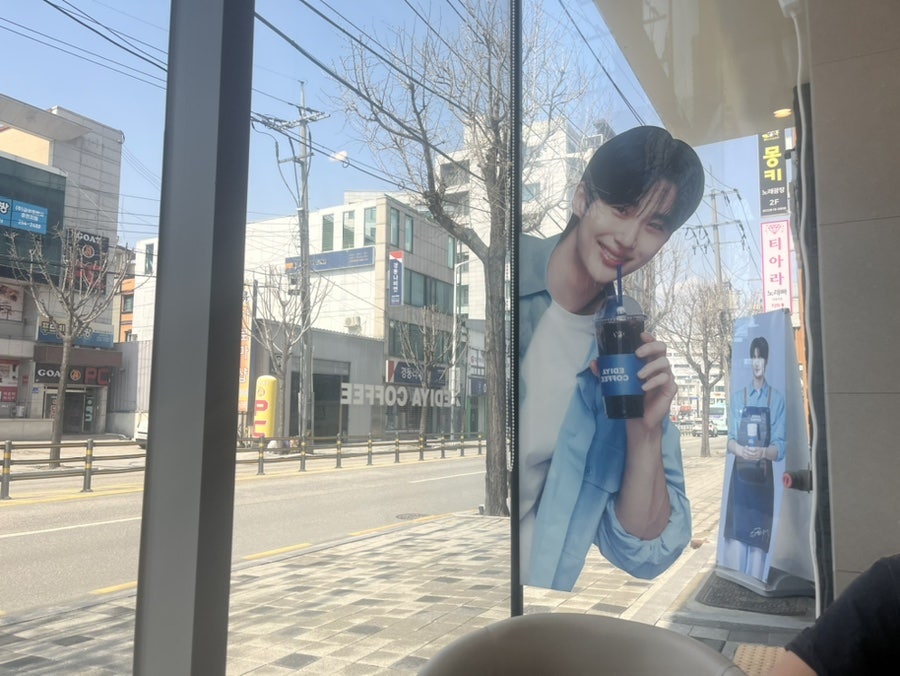이디야커피 춘천픽트스퀘어점 사진 3