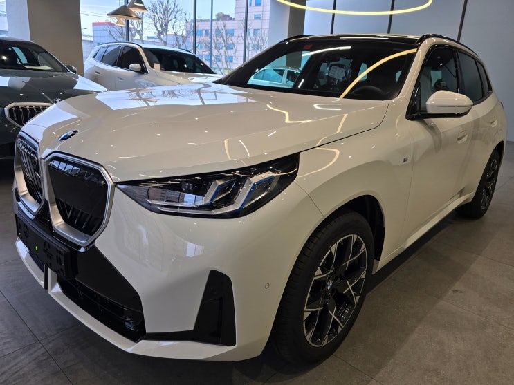  도이치 모터스 동대문 전시장에서 BMW X3 신차 검수하고 왔습니다.
