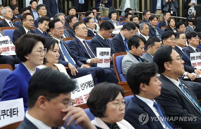  후보 교체 일축한 민주, 선거운동도 예정대로…"단일 대오 대응"
