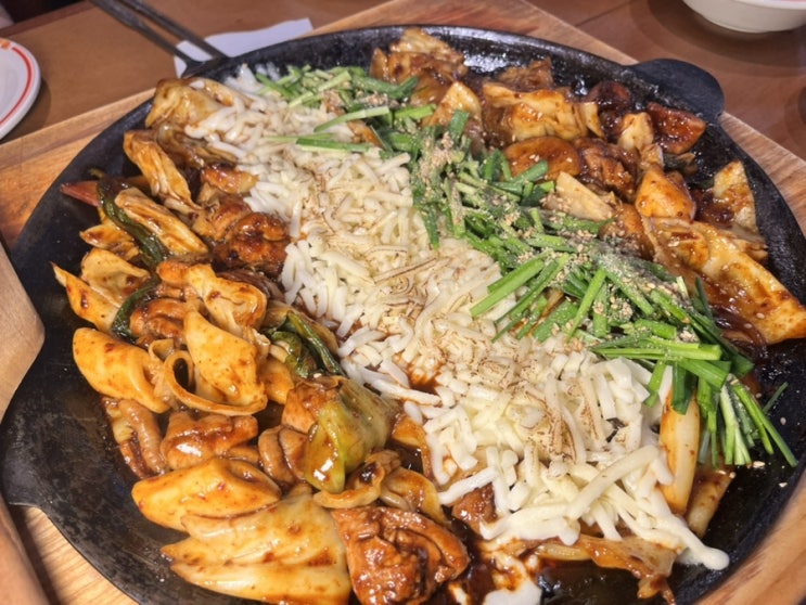  판교현대백화점맛집 아이랑 먹기 좋은 한방 몽촌닭갈비