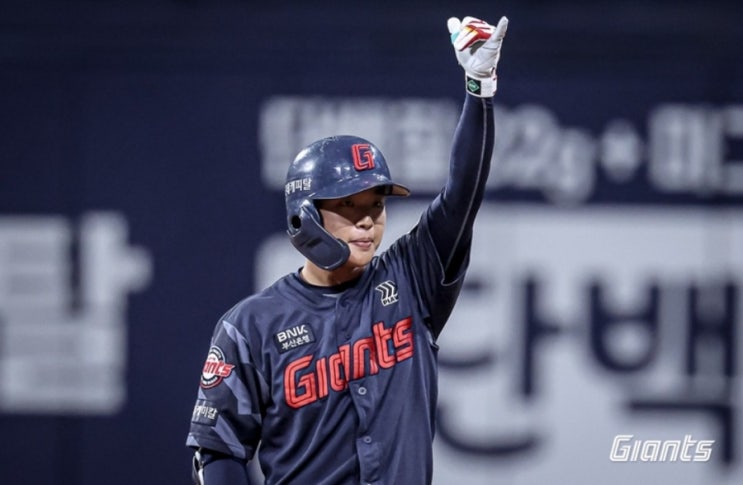 <b>롯데</b> 전민재 공백, <b>이호준</b>이 채웠다! 4타수 3안타의 절실함에... 
