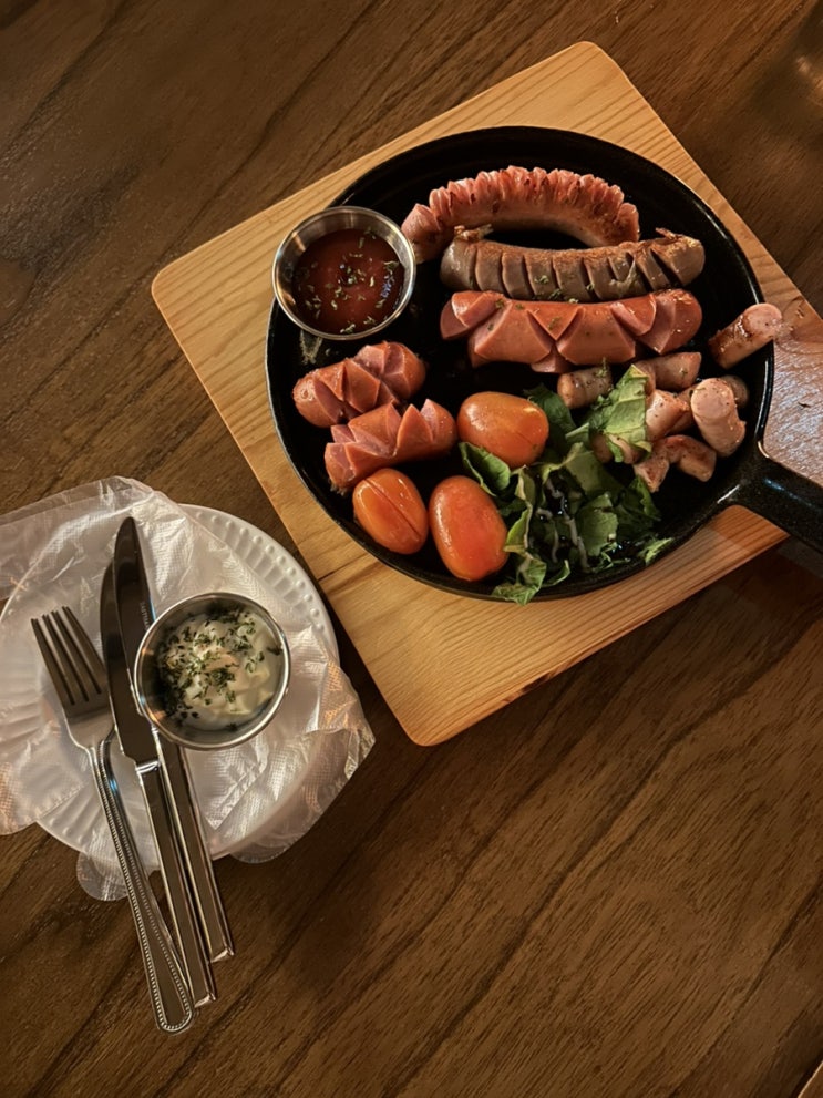  [수원/영통역] 다온당_영통 데이트코스로 딱인 칵테일바에서 피자와 소시지 혼내준 후기