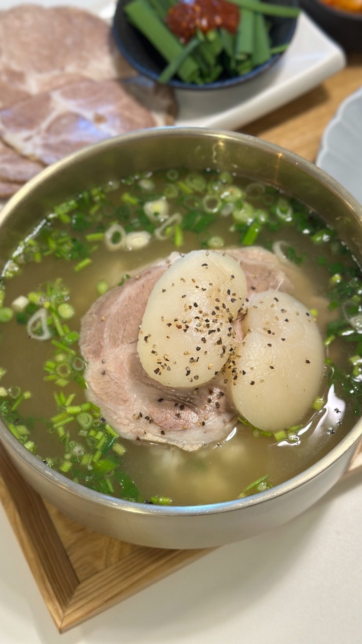  건대 점심 맛집 청미온반 커먼그라운드 근처 특별한 관자 돼지국밥