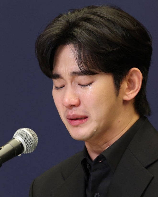<b>김수현</b> 측, 가세연 또 고소... 명령 어기고 계속 <b>허위사실 유포</b>”