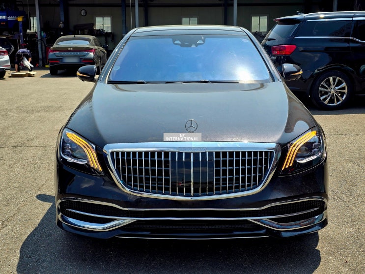  W222 S클래스 전기형 S500 마이바흐(MAYBACH),후기형 마이바흐 신형개조바디킷 도색장착 시공 경기도 파주 수입차 외형복원 판금도색전문 일급내유공업사 내유인터내셔널