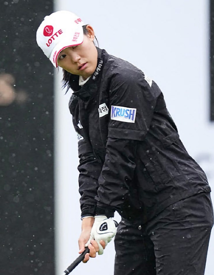 *<b>황유민</b>-한 타차 단독선두 2025 <b>KLPGA</b> 투어 시즌 첫 메이저... 