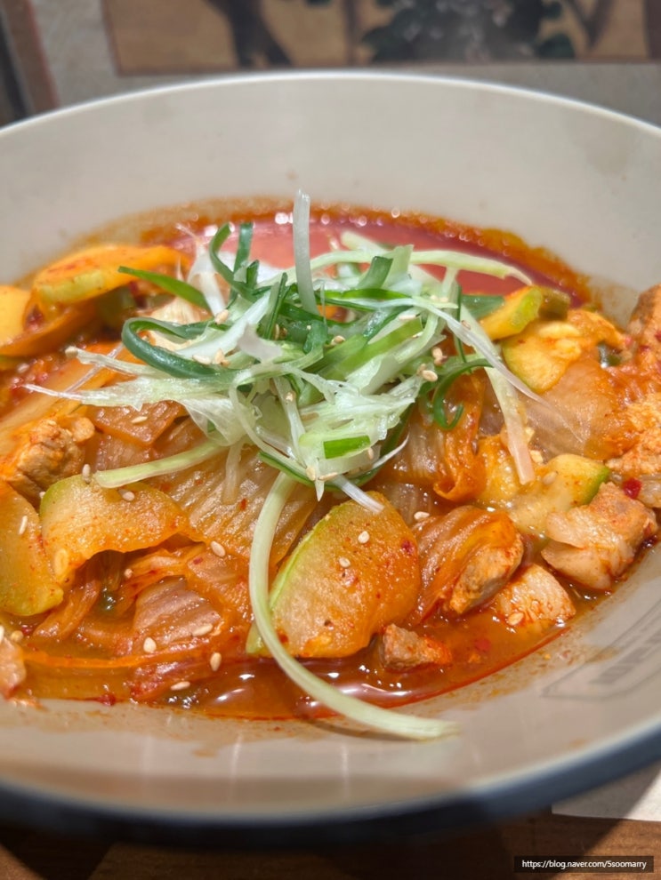  강남역 맛집 점심메뉴 1992덮밥&짜글이 본점 김치찌개