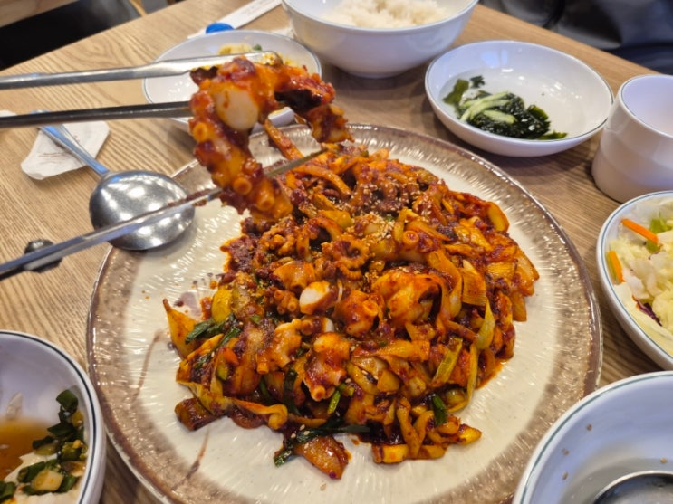 분당에서 낙지덮밥 먹으러 의왕까지~ 추천맛집 (부모님이 좋아하는 낙지집) 분당에서 낙지덮밥 먹으러 의왕까지~ 추천맛집 (부모님이 좋아하는 낙지집)