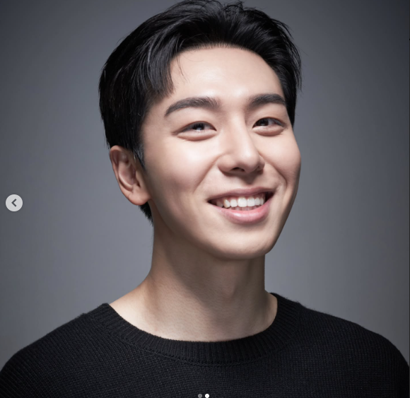 임현태, <b>레이디제인 쌍둥이 출산</b> 앞두고 ‘겹경사’…新웹툰... 