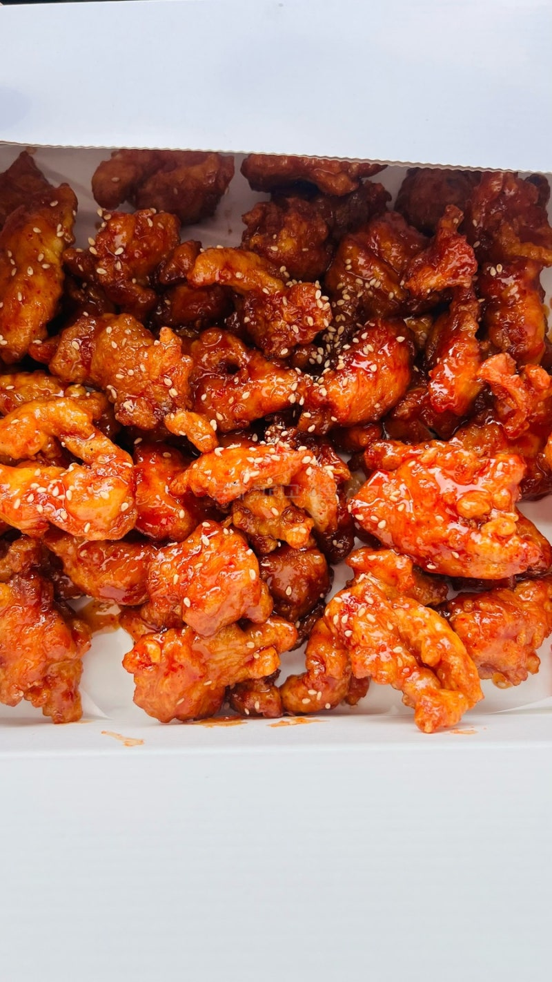 [양양/송이닭강정] 택배x 분점으로 송이닭강정 매운맛 진짜 맛있어…만석닭강정과 비교