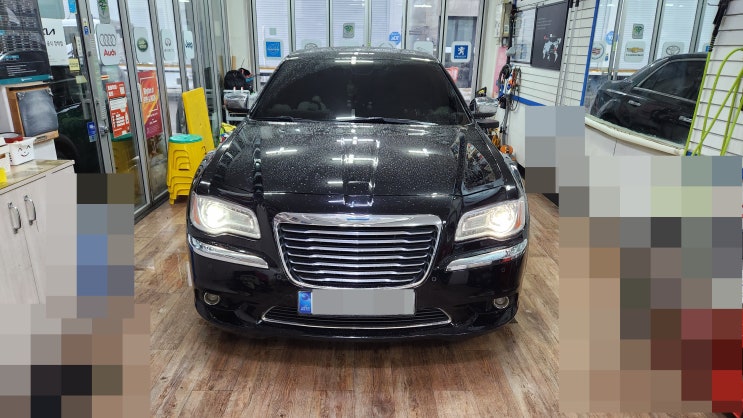  크라이슬러 300c 순정 모니터 터치 불량으로 터치 교환