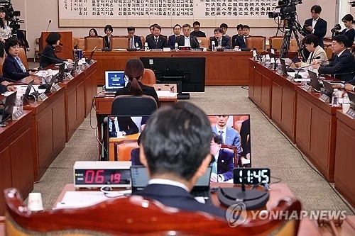 민주, '대통령 당선 시 재판 정지' <b>형소법 개정안</b> 법사위 상정
