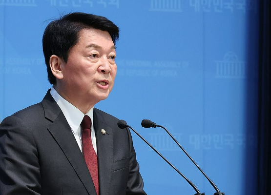  안철수 "국민, 범죄 혐의자 대통령 원치 않아...李 사퇴해야"