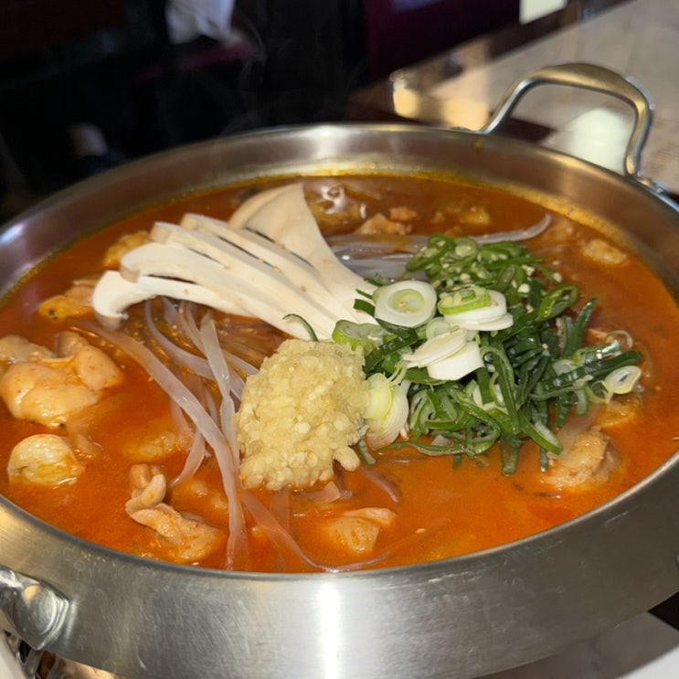 [이태원 맛집] 노포감성 곱도리탕 맛집 <네번째집>