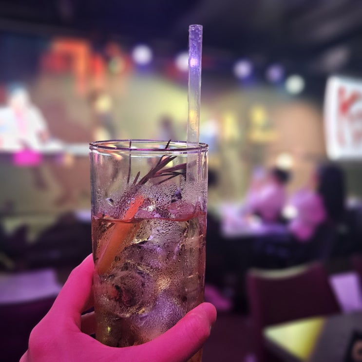  이번 주말 여기 어때 강남역 촬영 가능한 뮤지컬펍넘버스테이지 예약 방법 자리 관람 팁 서울 이색 데이트 추천