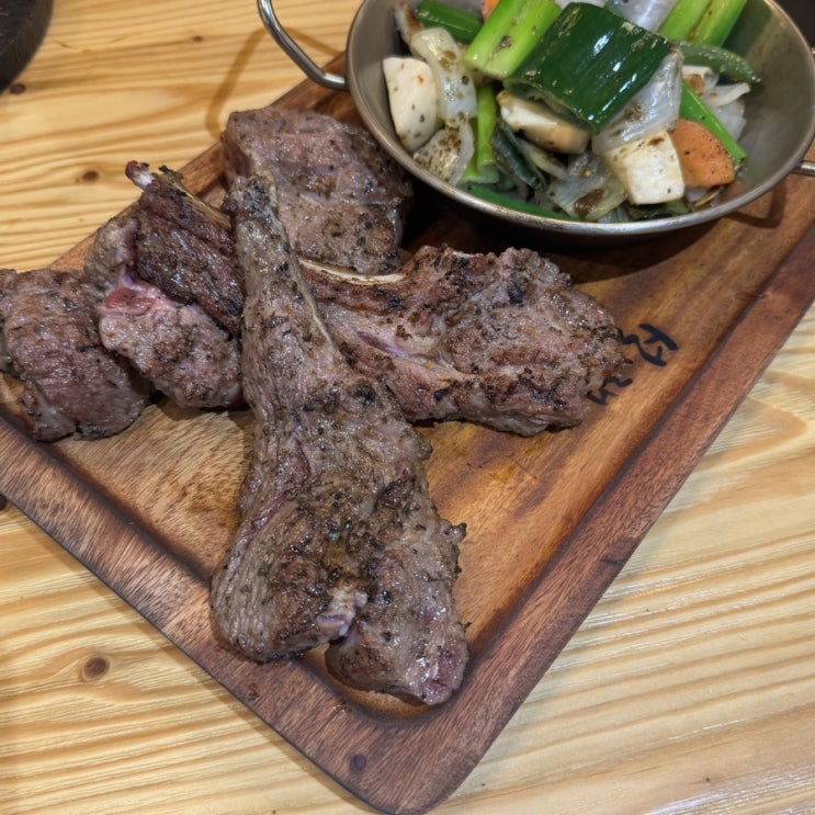  망포역 맛집 설램 망포점 초벌되어 나오는 구워주는 양고기집
