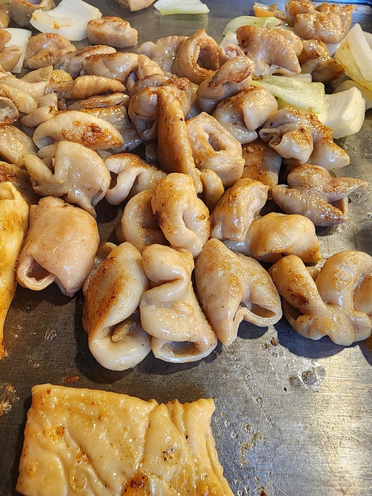  더우리곱창 - 신진시장 곱창골목에서 막창 & 곱창 소금구이 맛본 후기