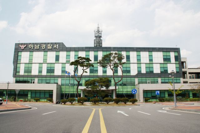  [속보] 하남 다세대주택서 둔기로 70대 노인 살해한 40대 체포