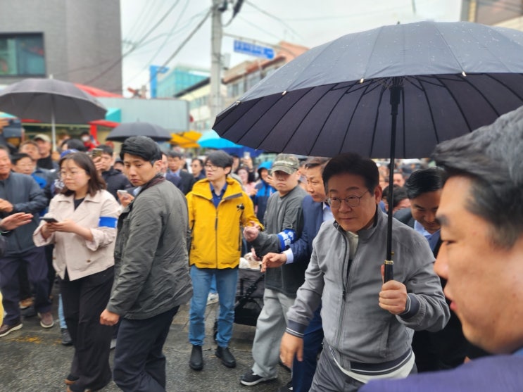 속초에서 만난 <b>이재명</b> 후보, <b>강원</b> 민심의 진짜 시작을 알리다