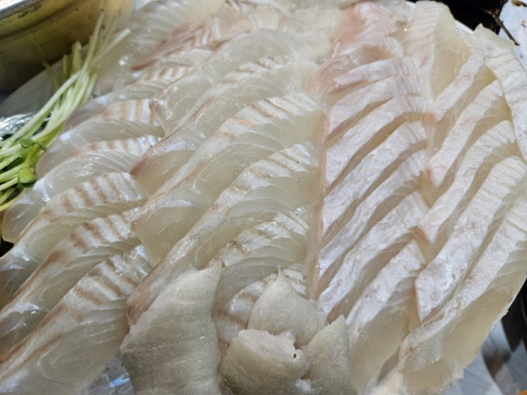 [상봉먹자골목 맛집] 홍길동회수산 내돈내산 리뷰 – 푸짐한 스끼다시에 회까지 완벽!(가성비 횟집 강추)
