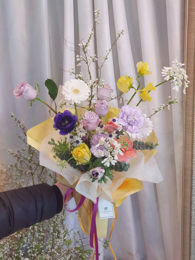  특별한 양산꽃다발로 마음을 전하는 수변꽃집