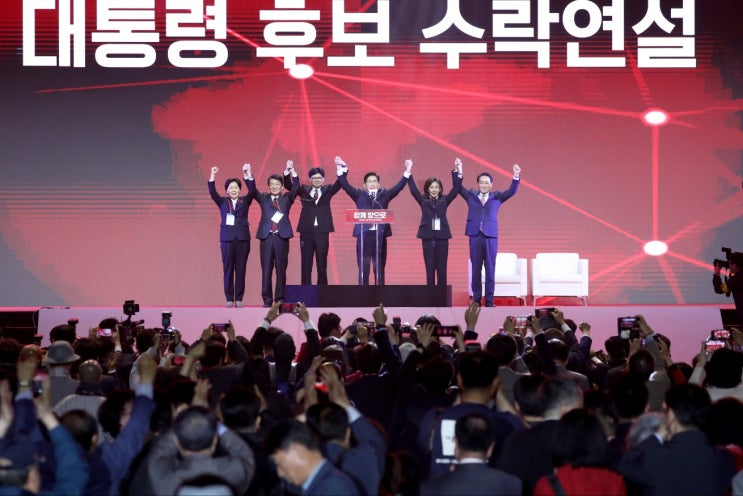 김문수 대통령 후보, <b>한동훈</b>, <b>안철수</b> 등 공동 <b>선대위원장</b> 맡아... 
