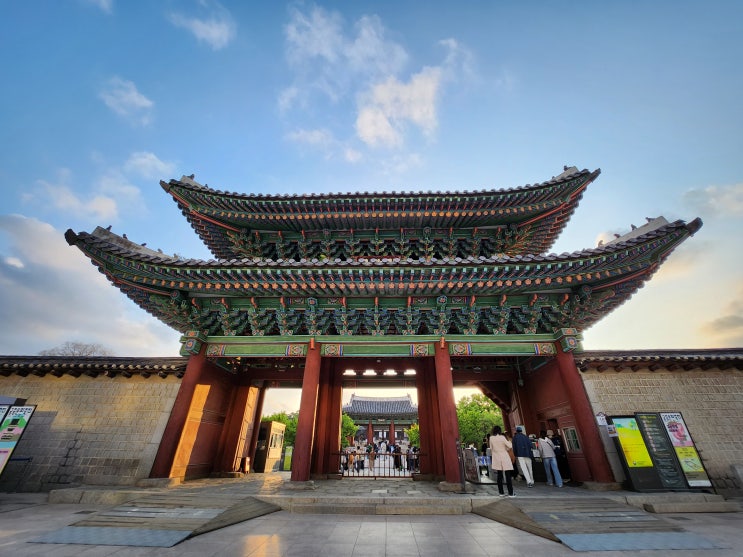  창경궁 야간개장 인문학산책 황인혁 교수님의 고궁 해설투어