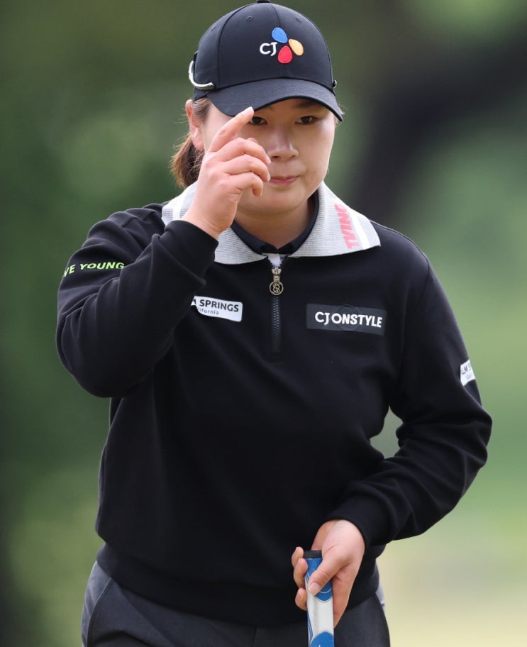 *<b>홍정민</b> 5타차 단독선두-2025 <b>KLPGA</b>투어 "크리스에프앤씨... 