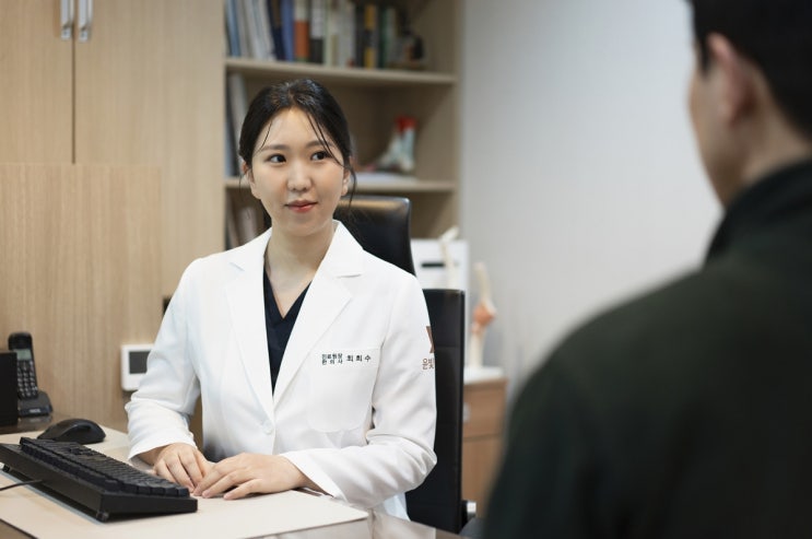  수원일요일한의원 슬개대퇴증후군 원인 증상 치료