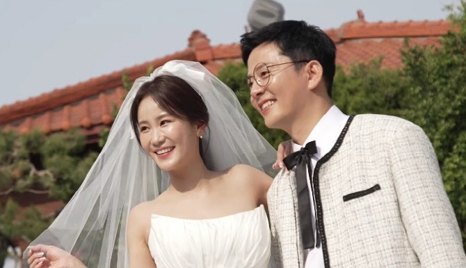 <b>김준호</b><b>김지민</b>, 하객 명단 정리에 멘붕?! 실속 팁까지 공유... 