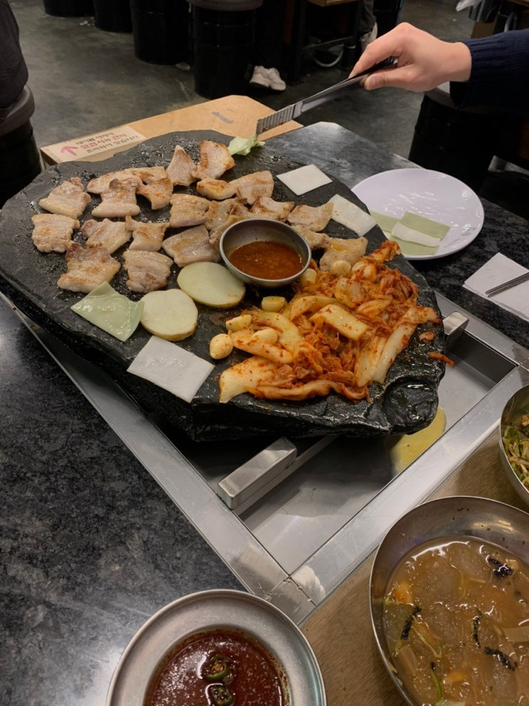  [천안 신부동 삼겹살 맛집] 석암생소금구이 – 고기와 치즈, 떡쌈까지 완벽했던 조합!