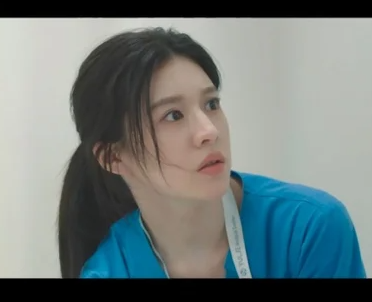 '<b>언슬전</b>' <b>고윤정</b>, <b>정준원</b> 질투심 자극...<b>삼각관계</b> 시작?