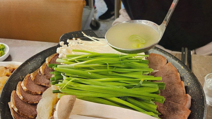  점심으로 서초역해장국 찾으신다면? 서초도가니탕 서초본점에서 즐겨보세요!