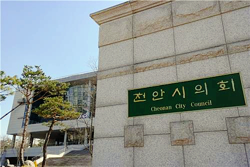 <b>농지 소유</b>, '정당별'로 더 뚜렷… 천안·아산시의회 전수조사 결과