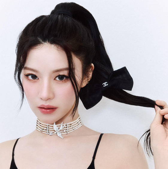  요즘 핫한 고윤정 샤넬과 함께한 엘르 비주얼 대공개