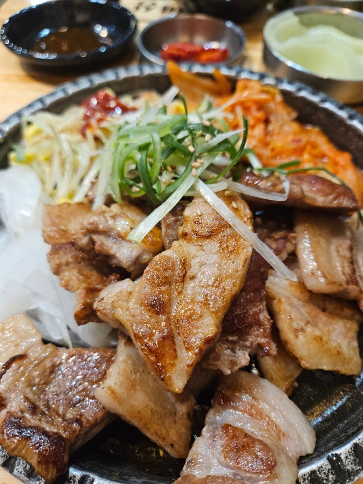  [남산타워 맛집] 육첩반상 서울남산타워점 - 서울타워플라자에서 든든하고 맛있는 한 끼