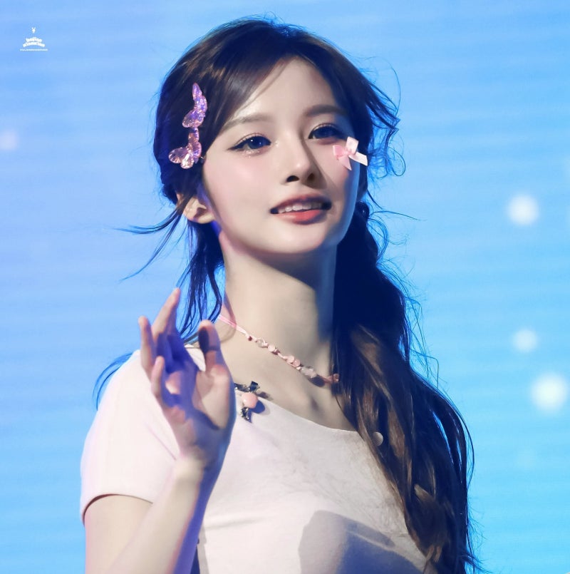예쁜 아기 대회 1등 여돌의 천년돌 서사 또 충격적인 과사를 공개한 설윤이의 ㅈㄴ 예쁜 근황....