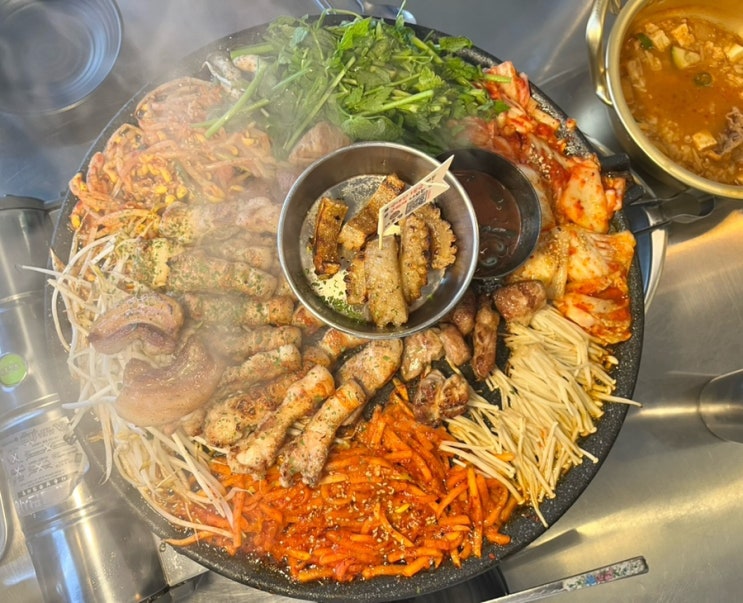 인계동맛집 고기 다 구워져나오는 돼통령 수원인계점