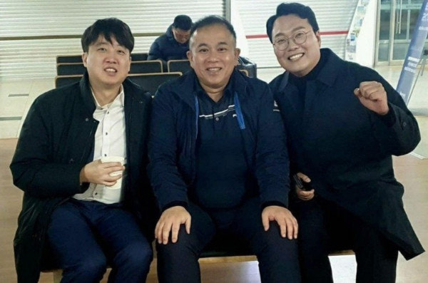 <b>이준석</b>의 <b>여론조사</b> 비용 대납 <b>의혹</b>