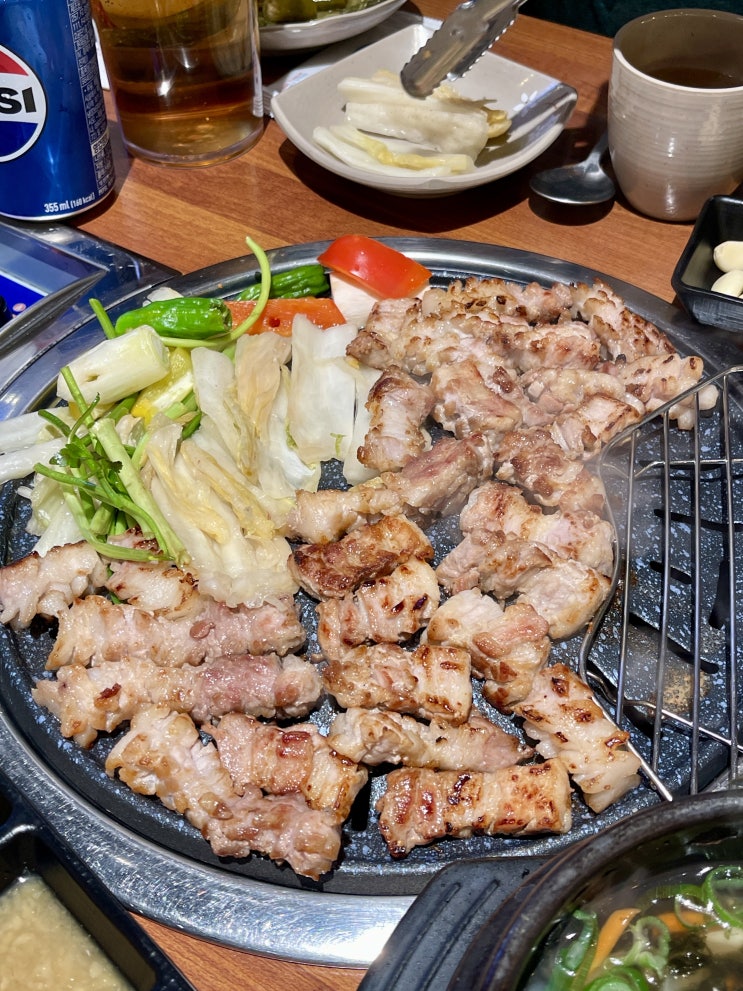  군산 롯데마트 근처 수송동고기집 군산꽃삼겹은 육즙이 팡팡 터짐