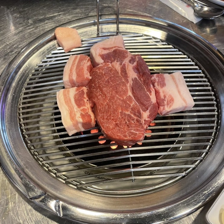  [동탄 맛집] 제주 근고기 ‘채돈이’ 먹로그 & 갱이의 방문 리뷰 - 고기 맛집 인정! 김치찌개랑 살얼음 맥주까지 완벽 (#내돈내산)