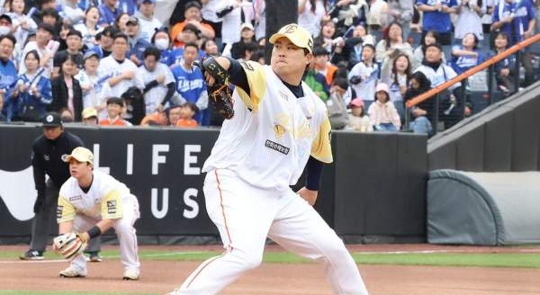 <b>한화 8연승</b> 비결은 <b>류현진</b> 호투…NC 4<b>연승</b>도 눈부신 5월 6일... 