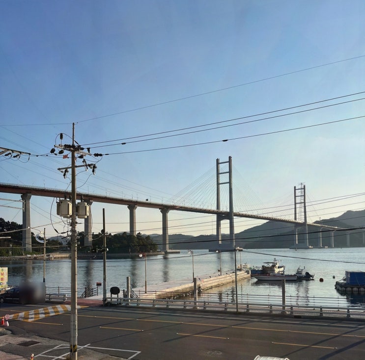  굿웨더 귀산본점, 뷰와 맛이 있는 귀산양식