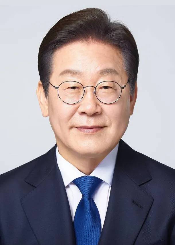 <b>이재명</b> "군 복무 경력 공공기관 호봉 반영 의무화"…<b>청년</b> 4대... 
