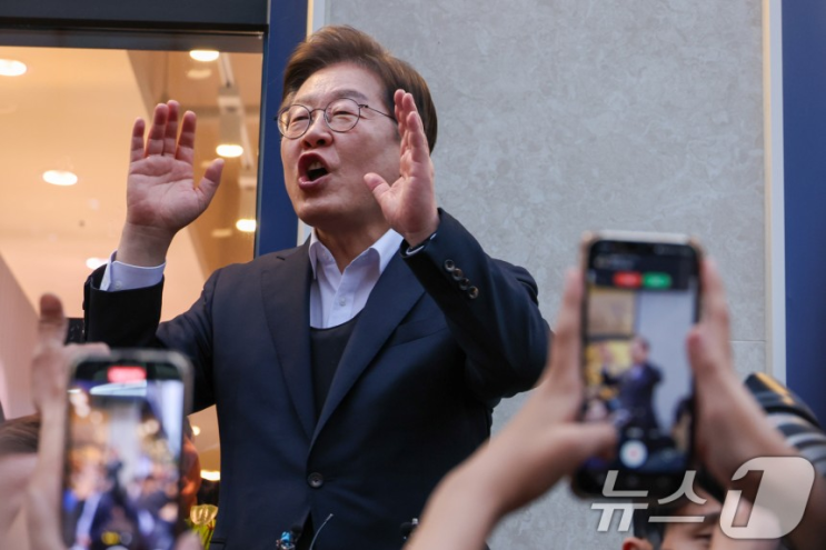 [속보] <b>이재명</b>, 2차 <b>경청투어</b>… 충북·충남·전북 민심 잡기 총력!