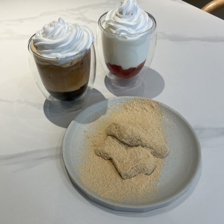  압구정 도산공원카페 가마쿠라
