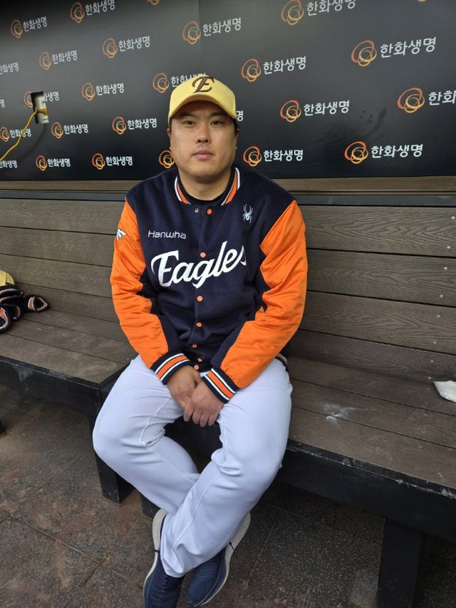  "5회밖에 못던져 미안해"...류현진, 팀 8연승 이끌고도 사과한 이유