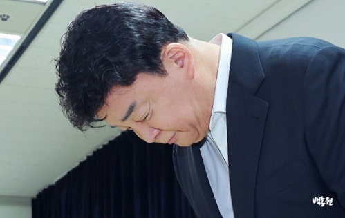 <b>백종원</b> 나락 논란 속 방송 중단 가맹점 50억 지원 등 이유