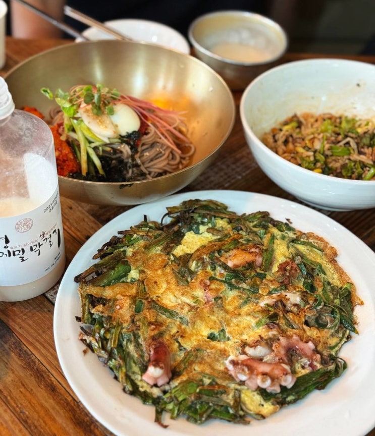  [서촌 경복궁역 맛집 활짝핀메밀] 코다리 메밀비빔국수, 메밀낙지파전, 꼬막비빔밥 후기